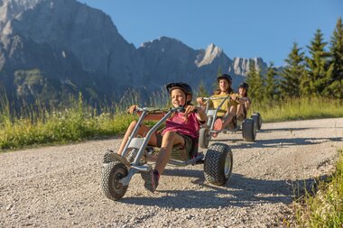 Abenteuerlicher Familienspaß beim Sommerrodeln in der Region Hochkönig.  | © Hochkönig Tourismus GmbH
