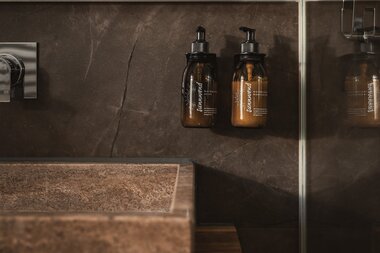 Badezimmer im Appartement im Sunnsait | © Karin Pasterer